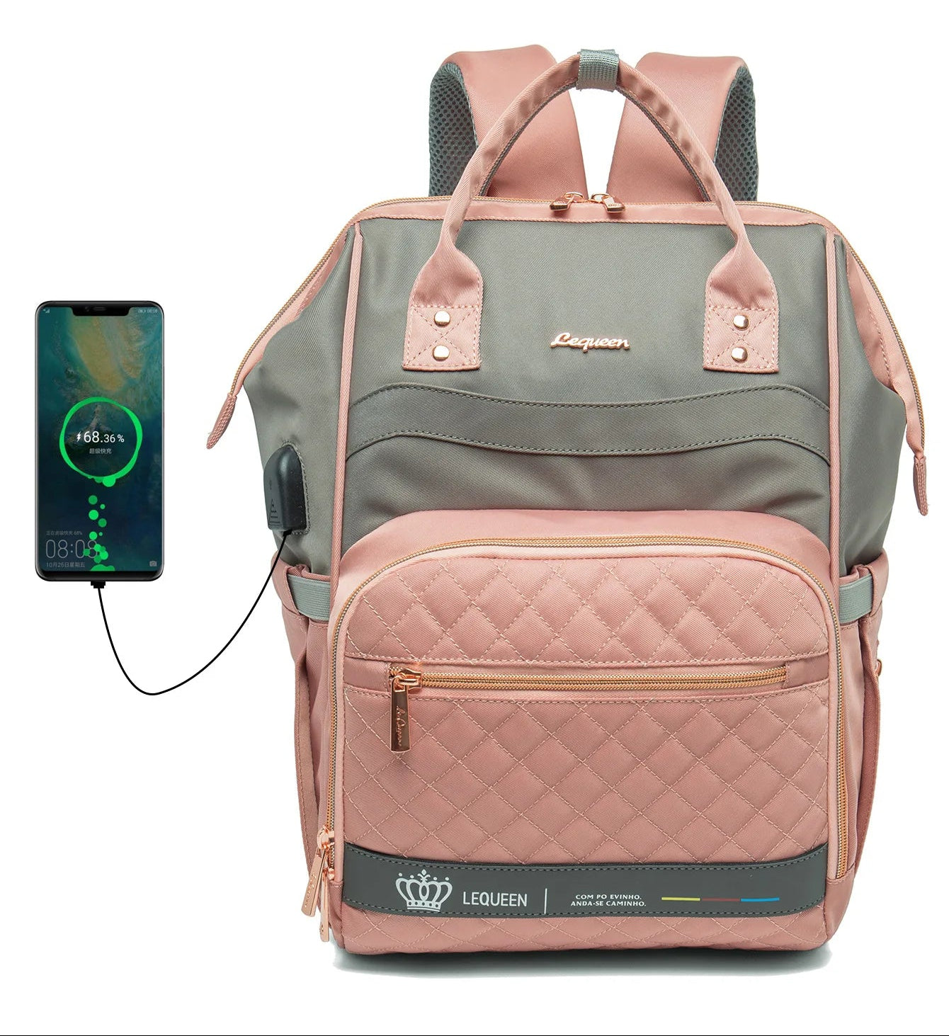 Sac a langer rose avec port USB permettant de recharger son telephone en deplacement, avec sangles de fixation fournies.