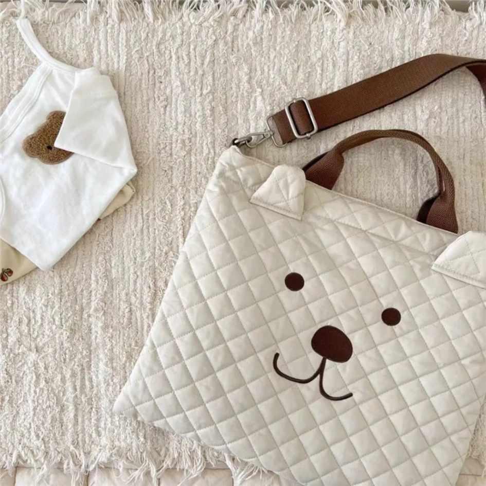 sac-maternite-beige-exposition