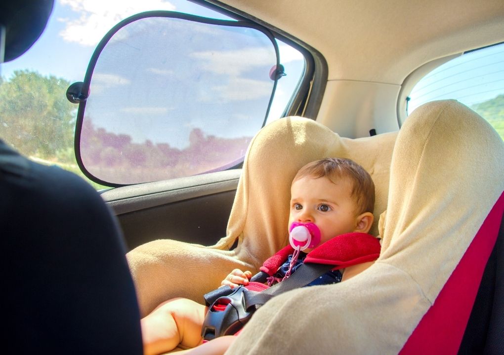 Pare soleil voiture bébé : guide complet pour bien choisir en 2026