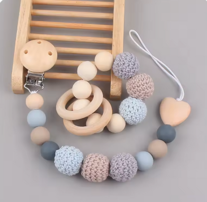 attache-tetine-et-bracelet-de-dentition