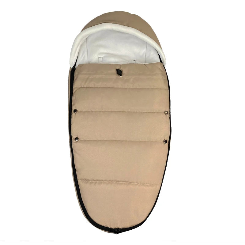 Chancelier bebe coloris beige sable, coloris neutre et chaleureux s'accordant a toutes les poussettes.