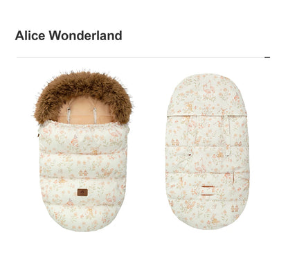 Chanceliere coloris Alice Wonderland aux motifs animaux et fleurs, presentee de face et de dos avec ouvertures harnais.