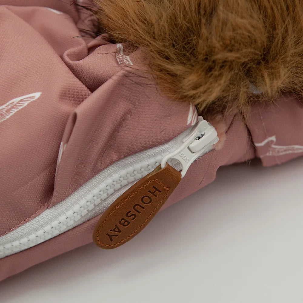 Zoom sur le curseur SBS robuste et la languette en cuir siglee garantissant une ouverture fluide et durable.
