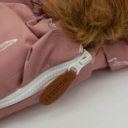 Zoom sur le curseur SBS robuste et la languette en cuir siglee garantissant une ouverture fluide et durable.