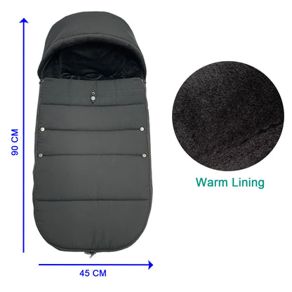 Interieur en doublure polaire douce et dimensions de 90 par 45 cm assurant chaleur et espace suffisant pour envelopper bebe confortablement.