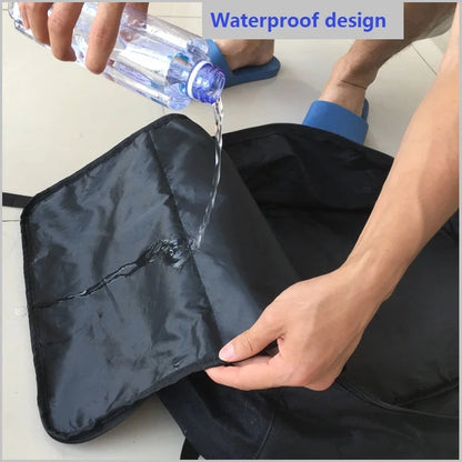 Housse pour poussette au tissu impermeable protegeant contre la pluie et les eclaboussures