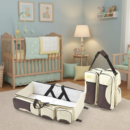 Lit sac a langer beige et chocolat presente en version sac de transport et en berceau deplie pour bebe.