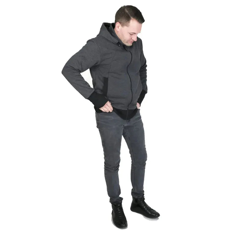 Le manteau de portage se transforme en veste homme tendance a porter seul une fois le bebe grandi.