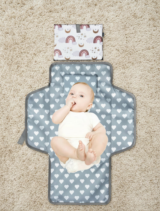 Zoom sur le coussin de tete integre, le rembourrage en mousse et le revetement impermeable qui garantissent confort et facilite de nettoyage.