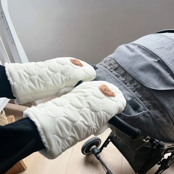 moufles-poussette-hiver-creme