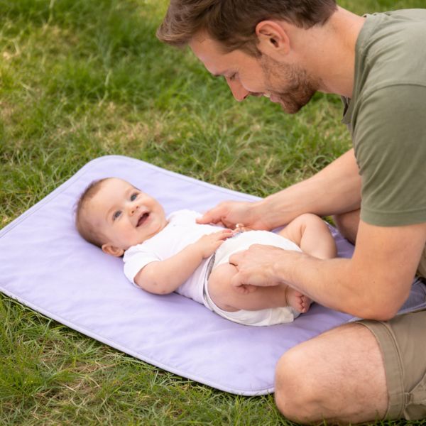 offrez-vous-un-tapis-a-langer-nomade