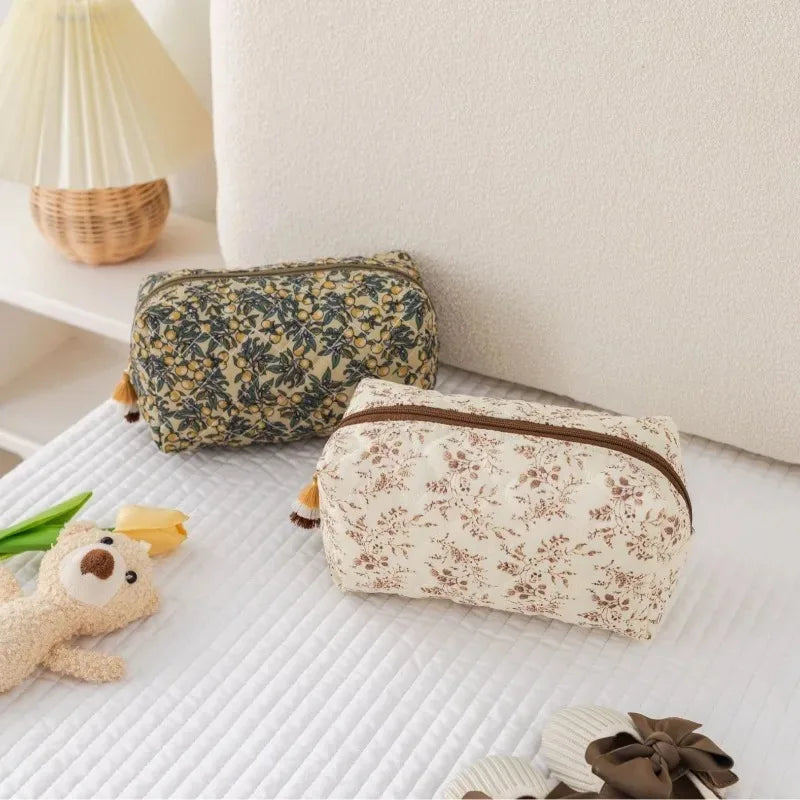 petit-sac-a-langer-pour-poussette-compartiment-principal-zippe-pour