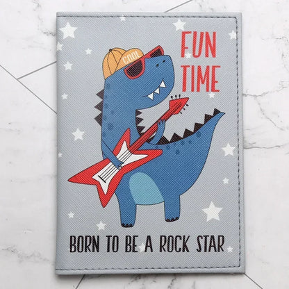 protege-passeport-bebe-let-s-go-travel-born-to-be-free-fond-bleu-ciel-dinosaure-en-avion