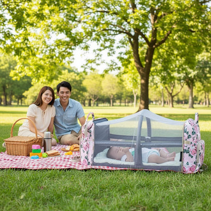 Le sac se deplie en lit d'appoint avec moustiquaire protegeant bebe des insectes et du soleil lors des sorties en plein air.