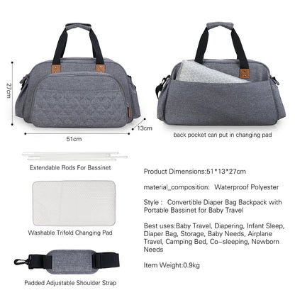 Recapitulatif des dimensions 51x13x27 cm et des accessoires fournis : tiges, matelas a langer et bandouliere rembourree.
