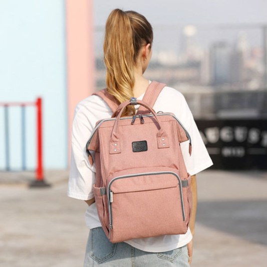 sac-a-langer-bebe-moderne-pour-maman-active