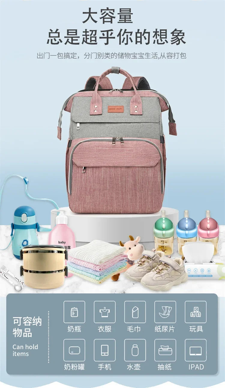 Le sac a langer engloutit biberons, vetements, jouets et couches grace a sa tres grande capacite de rangement.