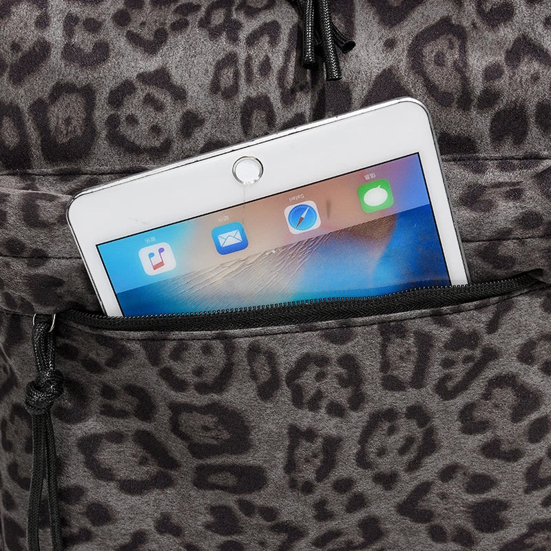 sac-a-langer-leopard-poche-frontale-accessoires