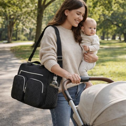 sac-a-langer-noir-elegant-et-tendance