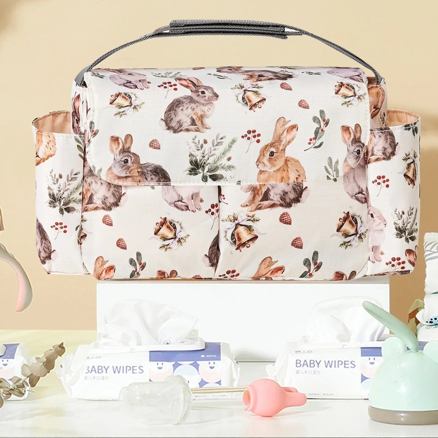 sac-a-langer-pour-poussette-design-lapins-aquarelle-tendance