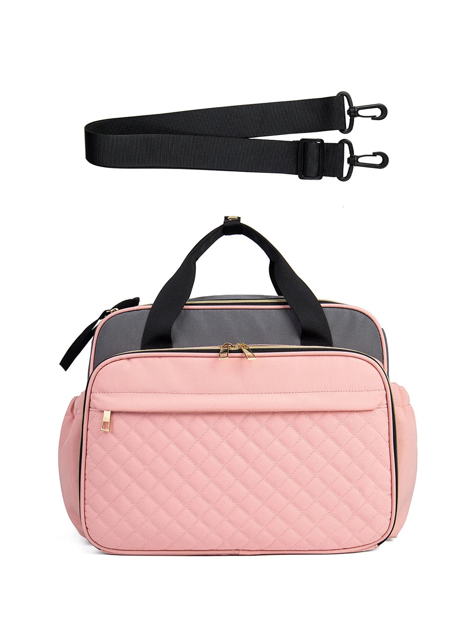 Le sac a langer rose livre avec sa bandouliere amovible et reglable pour un portage epaule ou en travers du corps selon vos besoins.