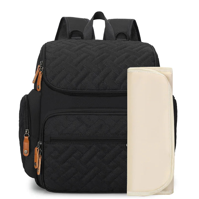 Sac a dos a langer noir sobre et intemporel qui se marie facilement avec toutes les tenues du quotidien.