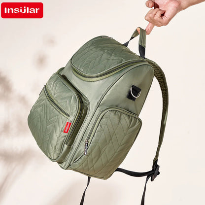 Le sac se souleve d'un seul doigt, preuve de sa remarquable legerete pour un usage prolonge.