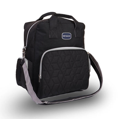 Version noire du sac a langer sac a dos, sobre et passe-partout pour accompagner maman comme papa au quotidien.