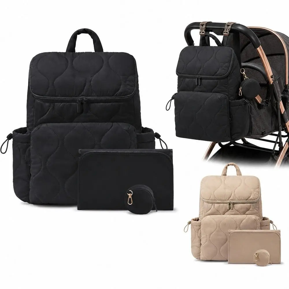 Version noire du sac a langer sac a dos avec tapis a langer et pochette ronde, adaptable sur poussette pour les sorties du quotidien.