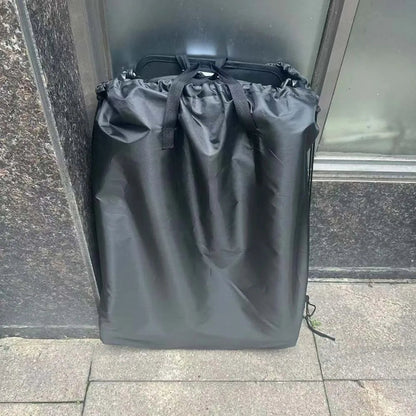 Detail des poignees renforcees et du cordon de serrage du sac de transport