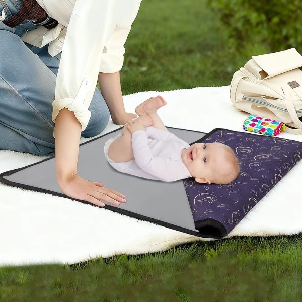 tapis-a-langer-nomade-impermeable-voyage