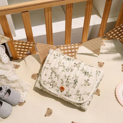 un-matelas-a-langer-nomade-ultra-pratique