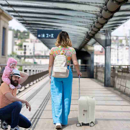 valise-pour-enfant-gare